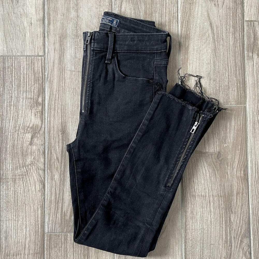 [Abercrombie] High Rise Black Skinny Ankle Jean